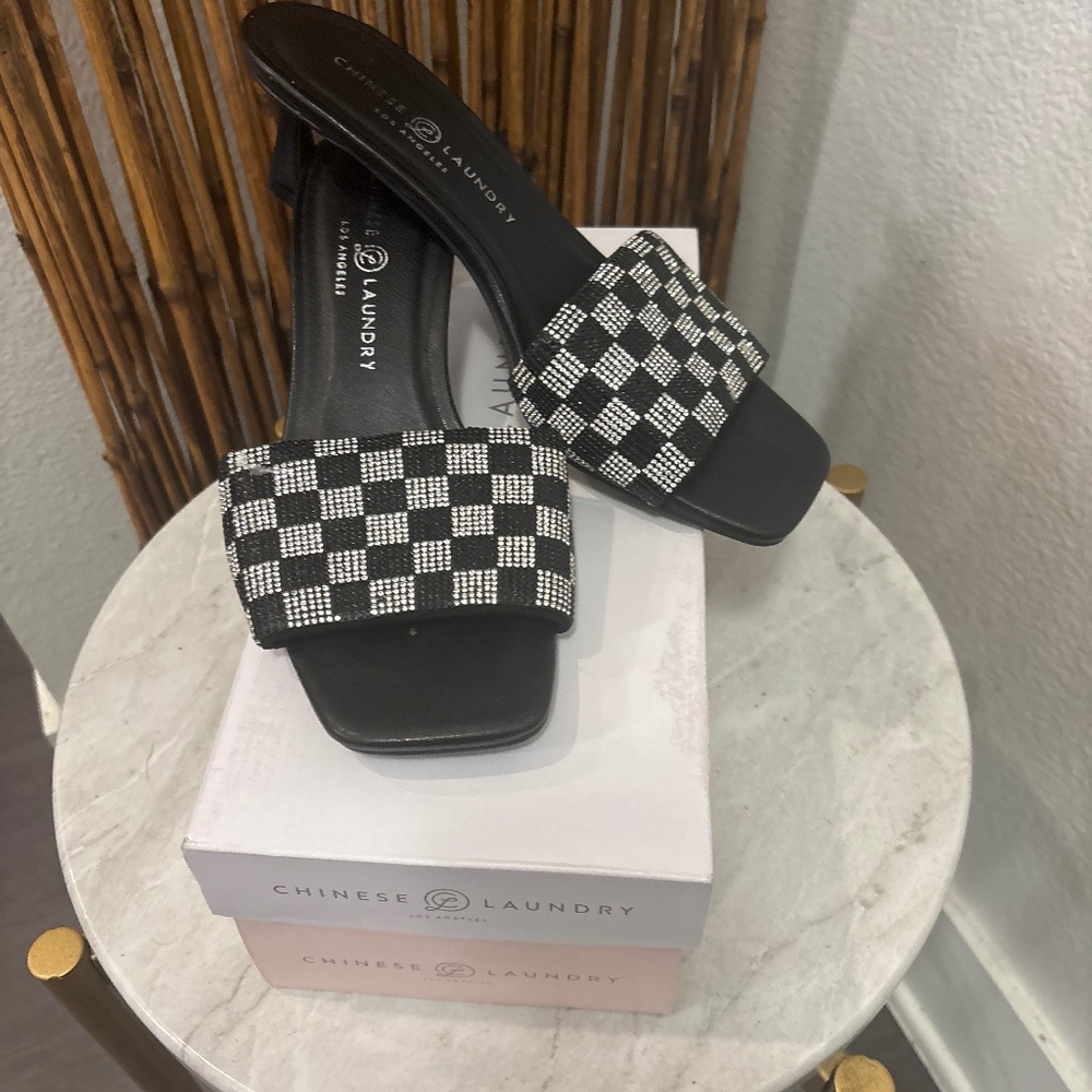 Shoe